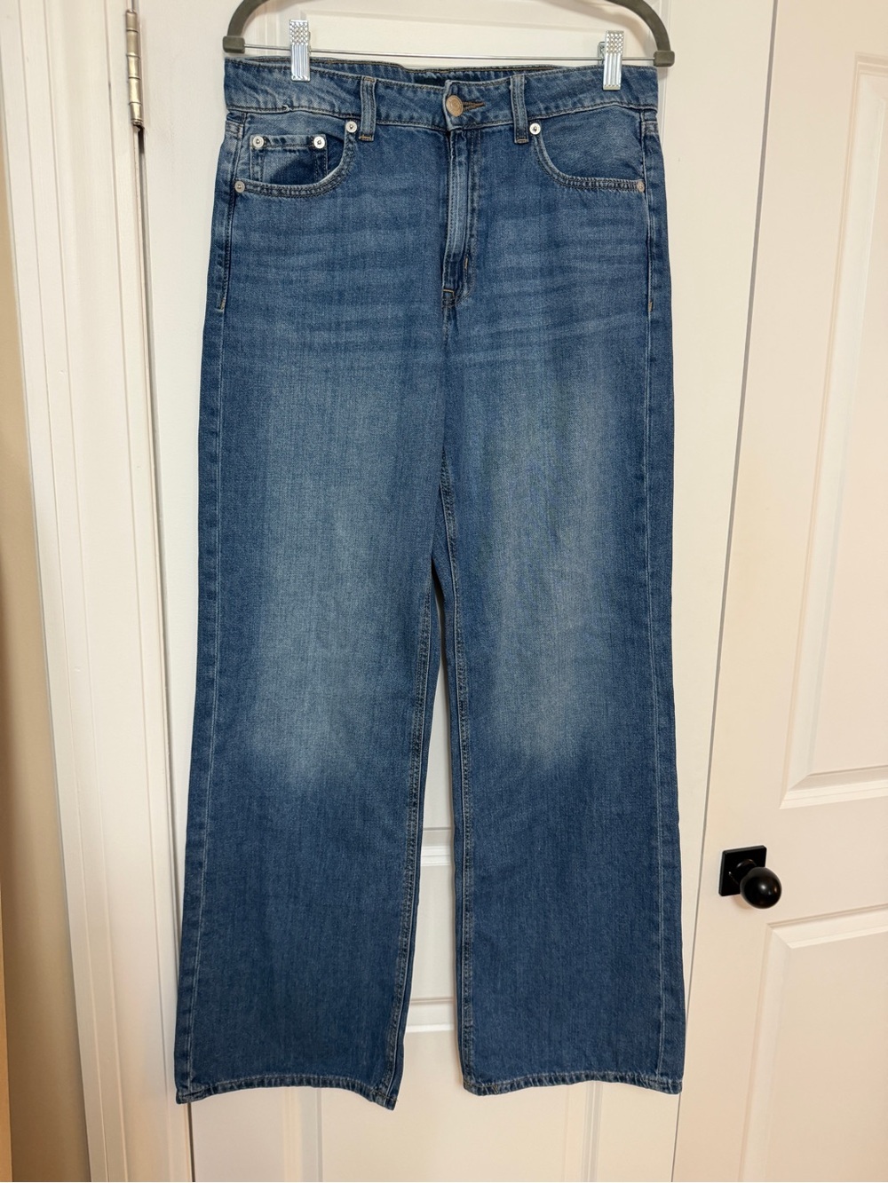 Aeropostale Women's Wide Leg Jeans in Medium Blue Wash